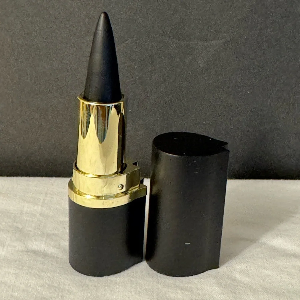 BLACK EYELINER